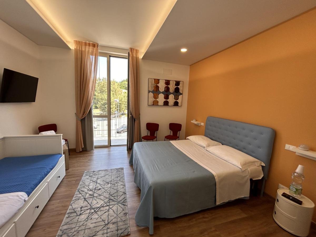 La Casa Di Matilde Hotel Barcellona-Pozzo di Gotto Ngoại thất bức ảnh