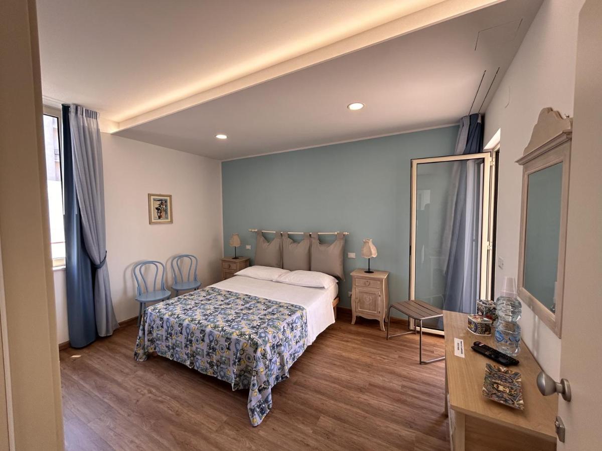 La Casa Di Matilde Hotel Barcellona-Pozzo di Gotto Ngoại thất bức ảnh