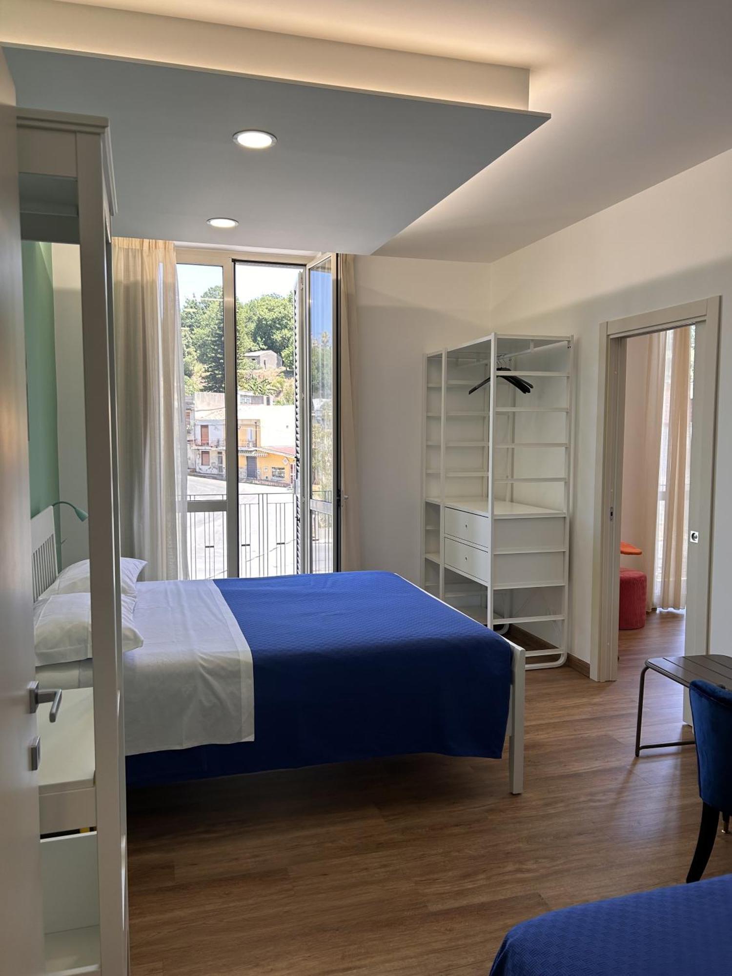 La Casa Di Matilde Hotel Barcellona-Pozzo di Gotto Ngoại thất bức ảnh