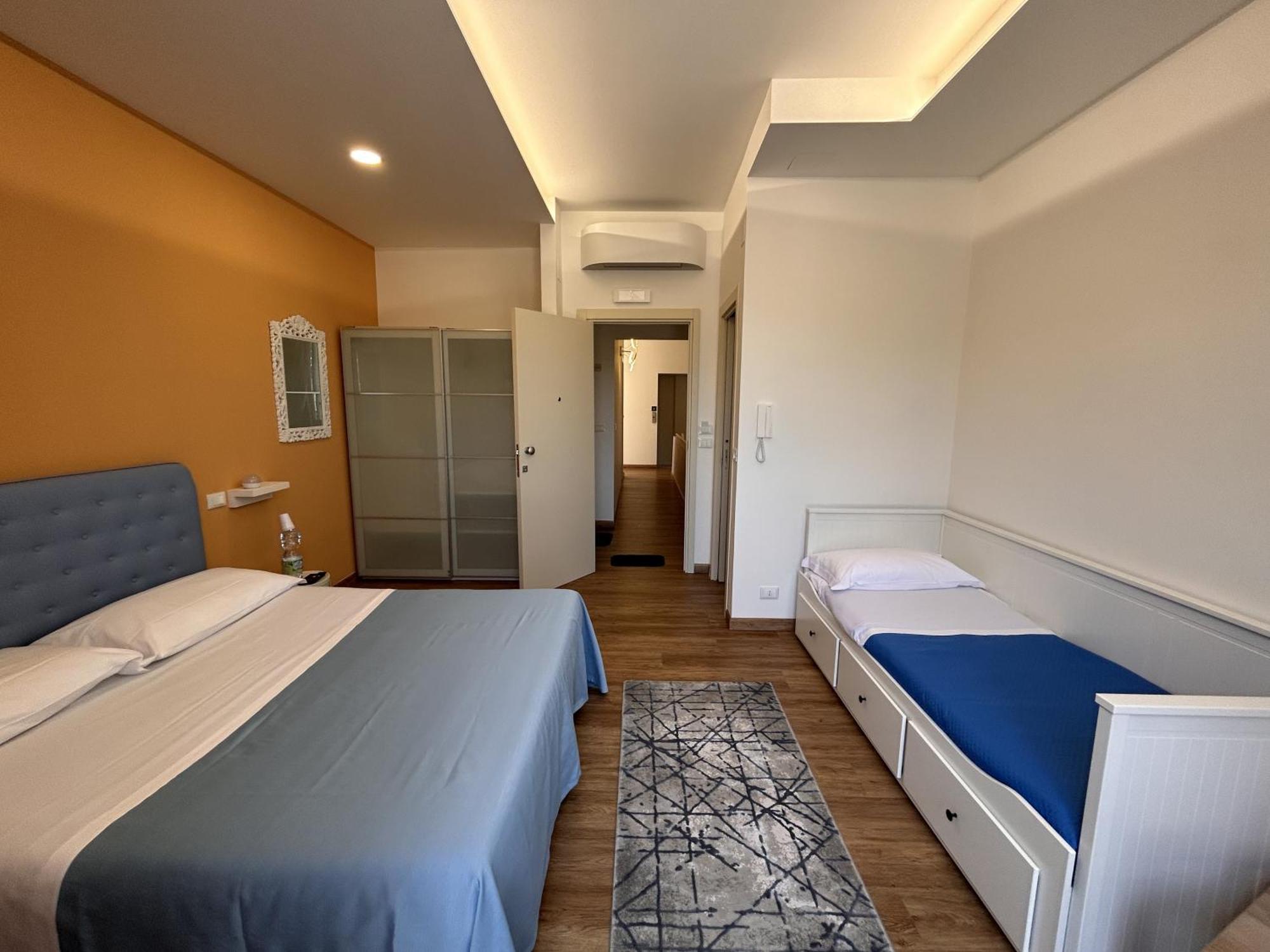 La Casa Di Matilde Hotel Barcellona-Pozzo di Gotto Ngoại thất bức ảnh
